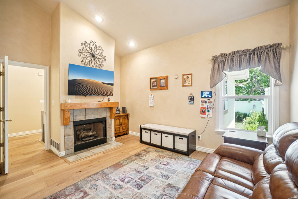 798 E SPRUCE TREE LN Sandy, UT 84094