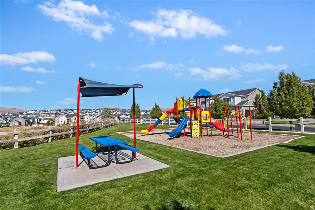 8112 N CLYDESDALE DR Eagle Mountain, UT 84005