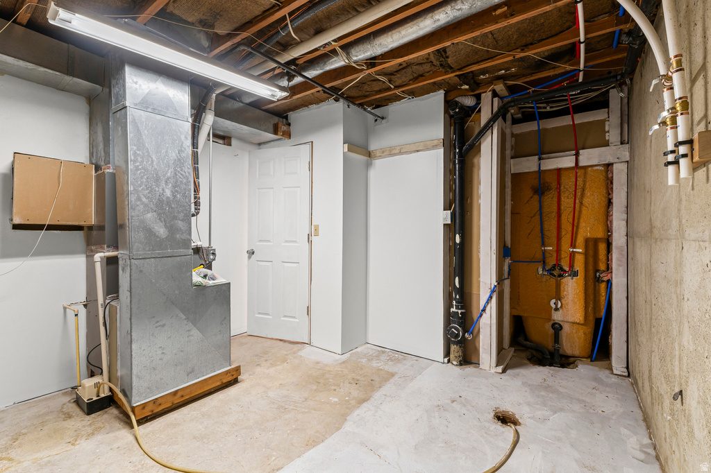 195 N 800 W Cleveland, UT 84518