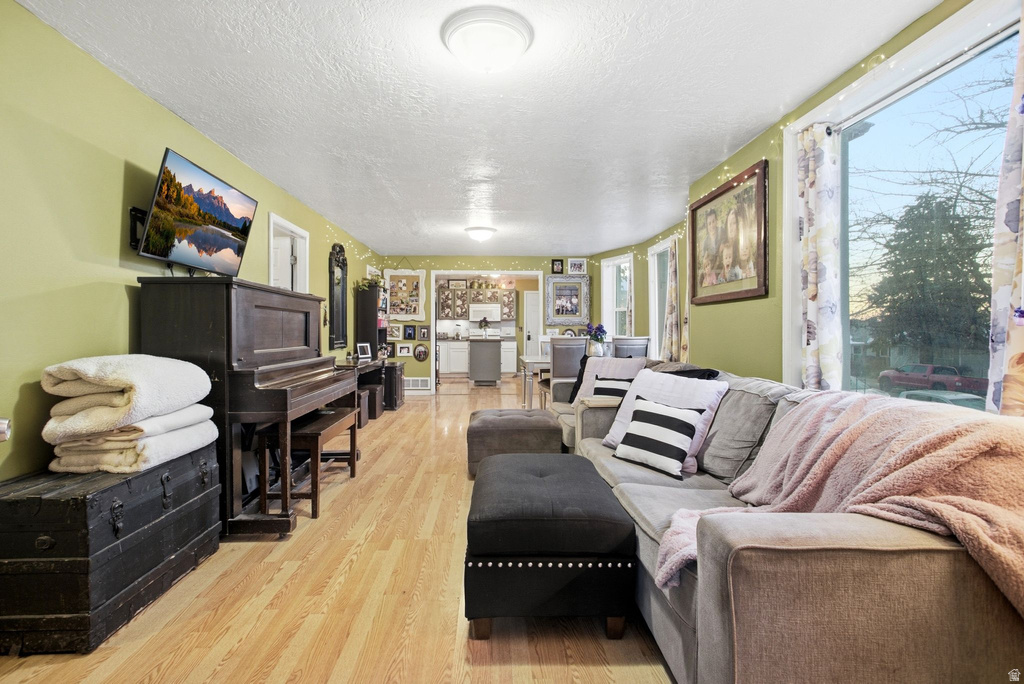 1103 E OAK ST Ogden, UT 84401