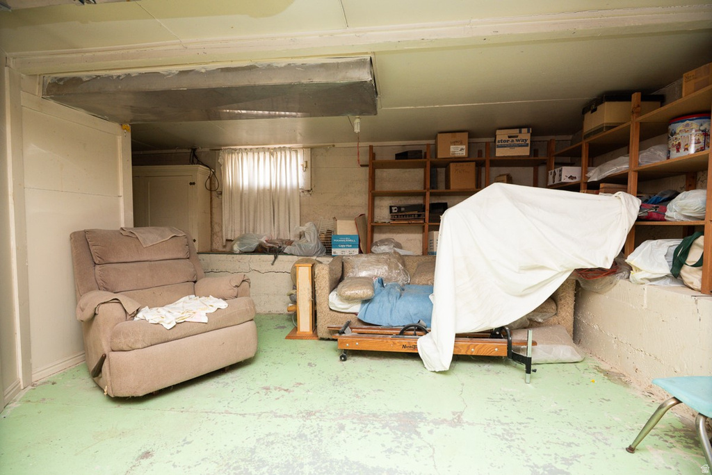 37 E CLARK ST Grantsville, UT 84029