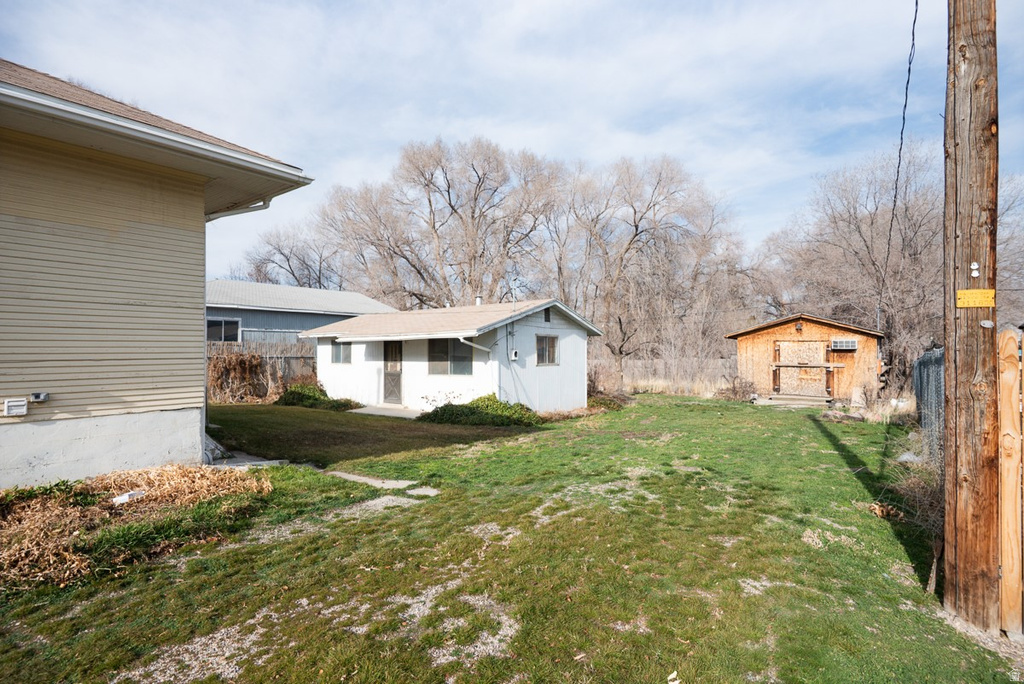 37 E CLARK ST Grantsville, UT 84029