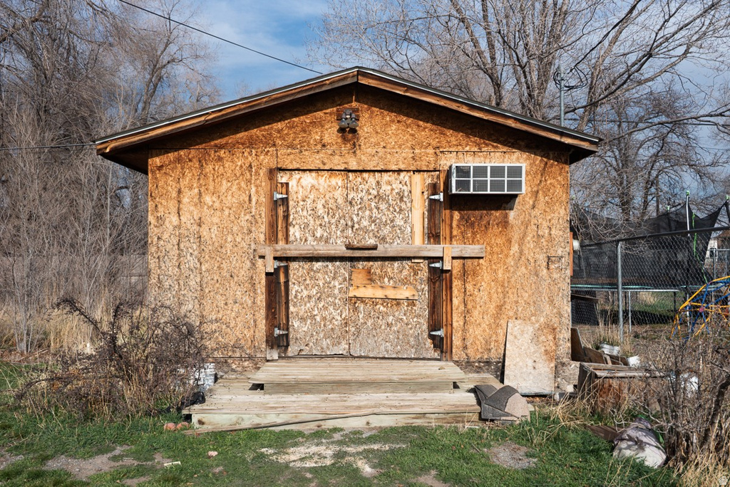 37 E CLARK ST Grantsville, UT 84029