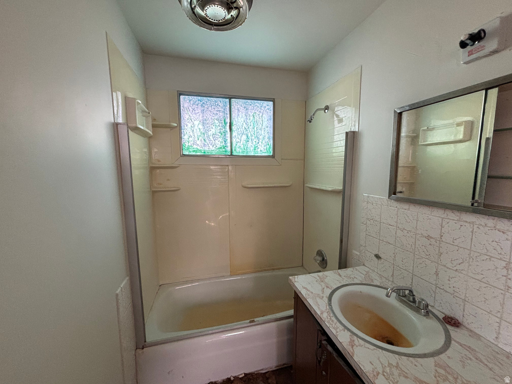 37 E CLARK ST Grantsville, UT 84029