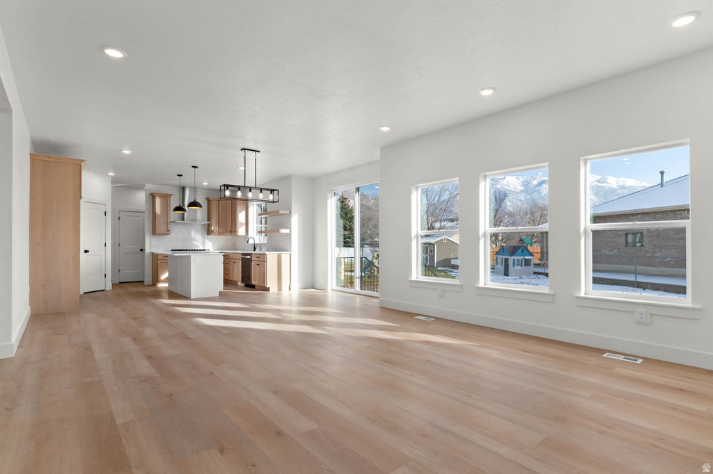 2237 E PARKSIDE CIR South Ogden, UT 84403