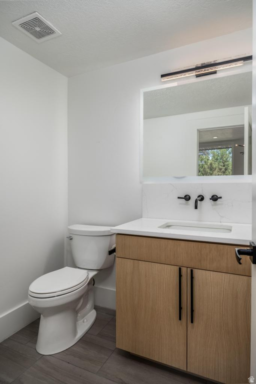 1668 E FOREST HILLS DR Millcreek, UT 84106