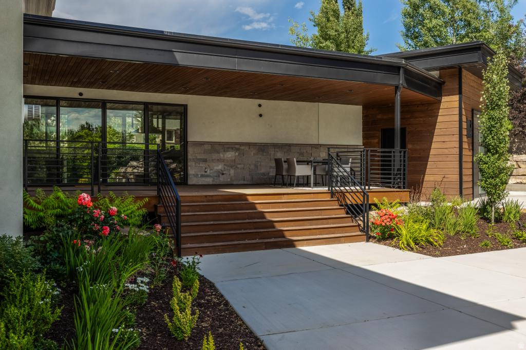 1668 E FOREST HILLS DR Millcreek, UT 84106