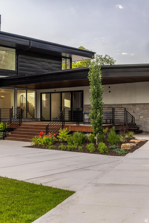 1668 E FOREST HILLS DR Millcreek, UT 84106