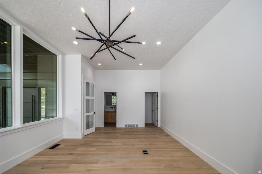 1668 E FOREST HILLS DR Millcreek, UT 84106