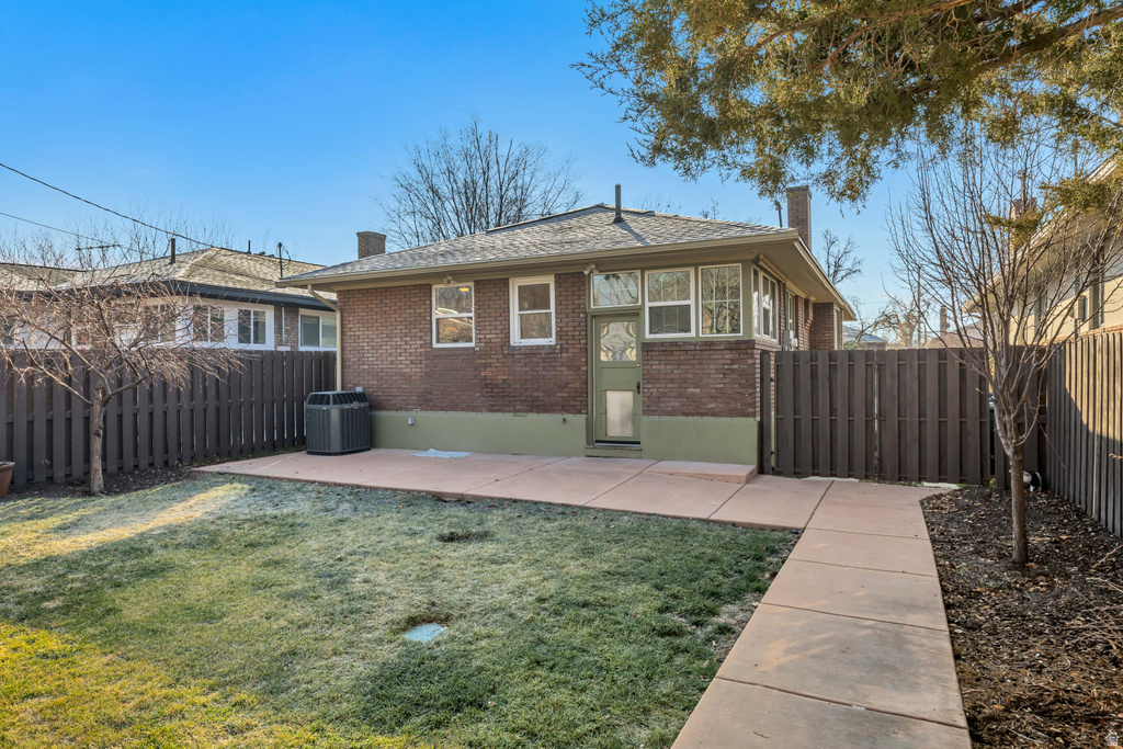 609 E MILTON AVE Salt Lake City, UT 84105