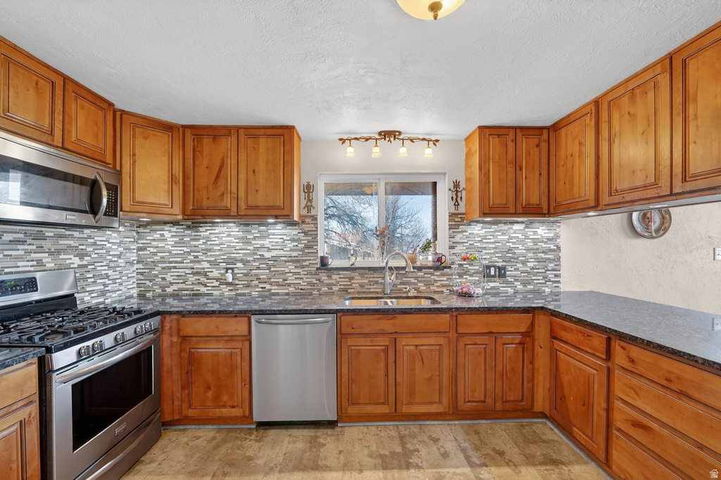 960 W VINE ST Tooele, UT 84074