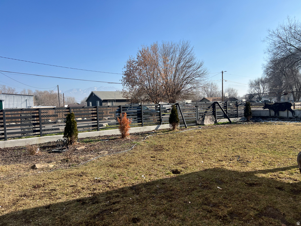 2472 S HEMPSTEAD ST West Valley City, UT 84119