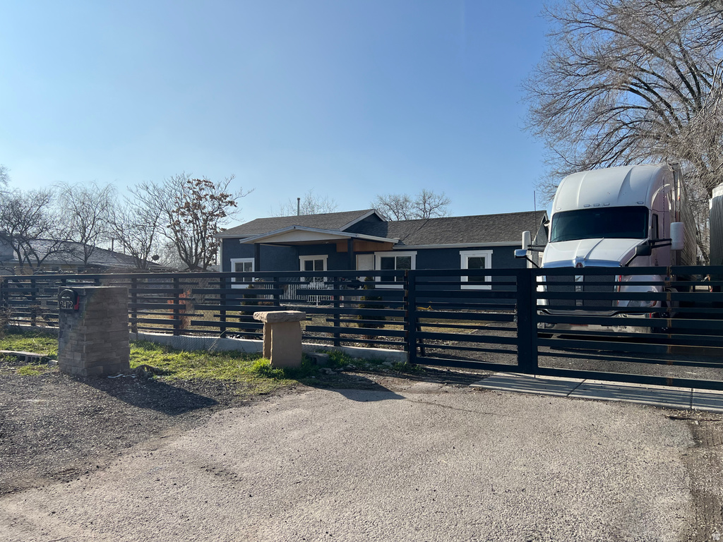 2472 S HEMPSTEAD ST West Valley City, UT 84119