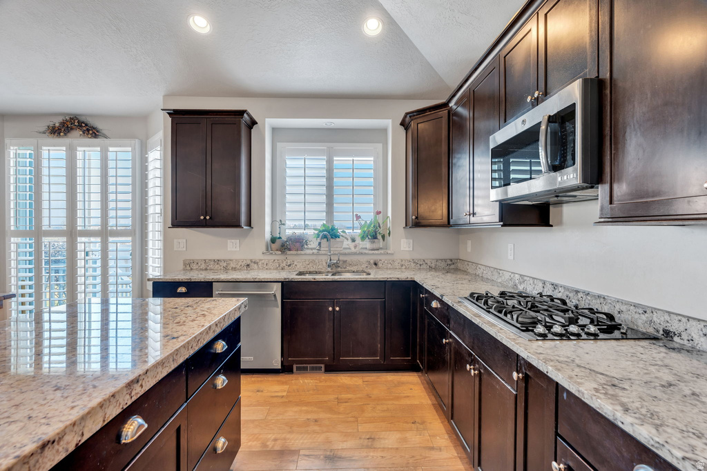 5002 W MAIDSTONE CT West Valley City, UT 84120