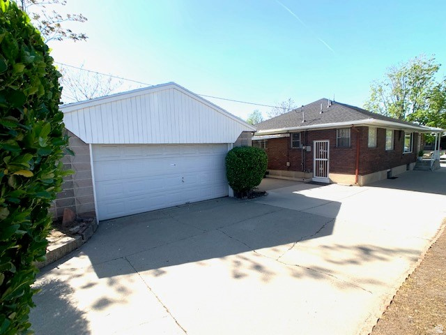 672 E REDONDO AVE Salt Lake City, UT 84105