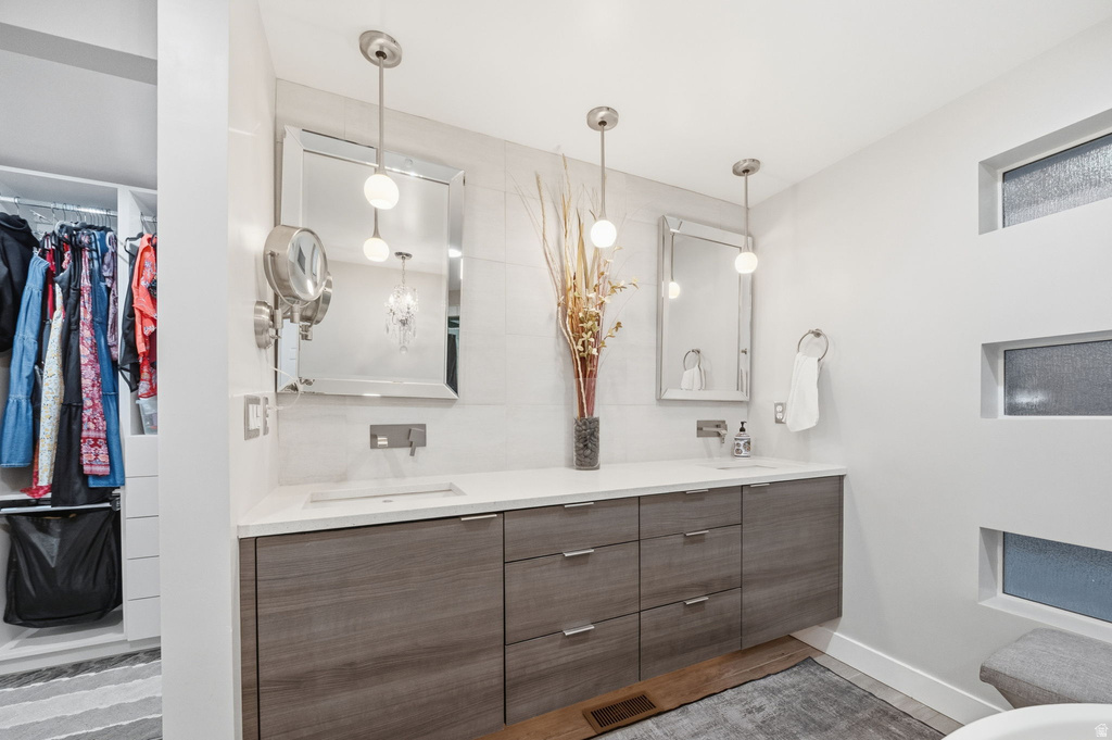 2031 E LA TOUR CIR Salt Lake City, UT 84121