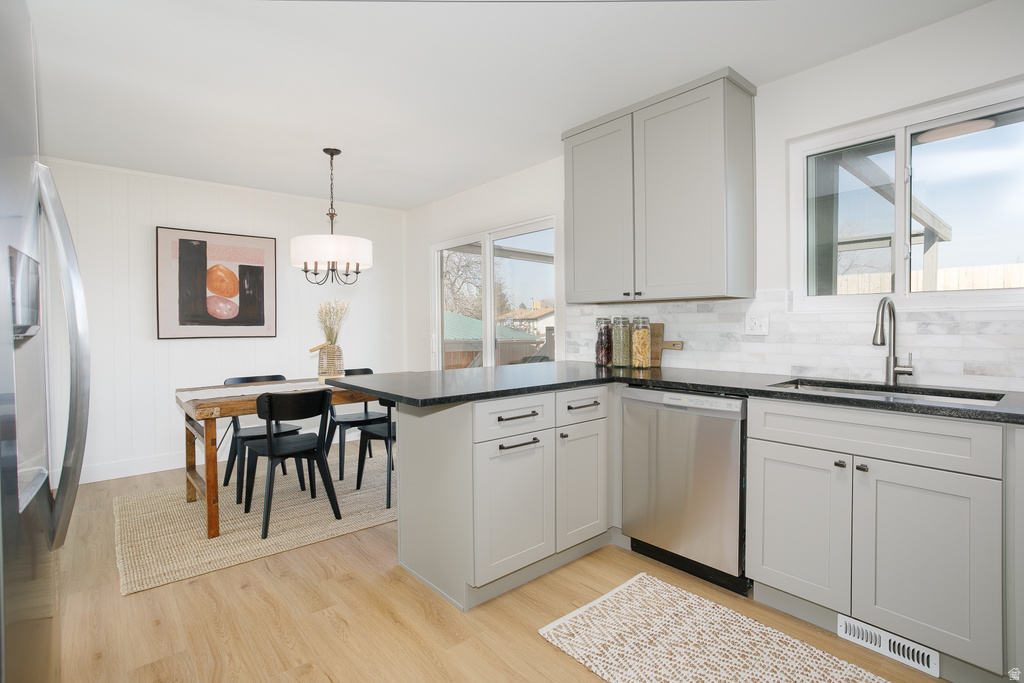 5956 W JARGON CIR Kearns, UT 84118