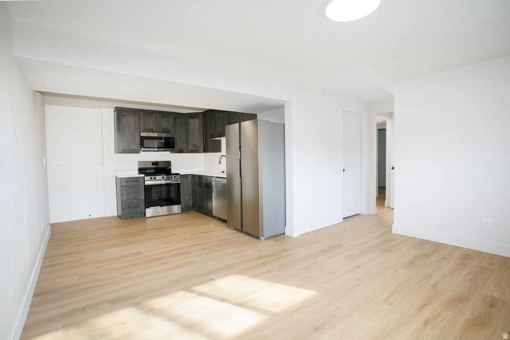 5956 W JARGON CIR Kearns, UT 84118