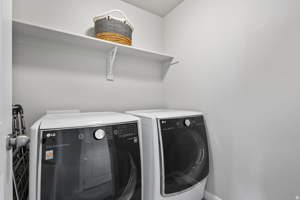 832 N PLAINSMAN DR Spanish Fork, UT 84660