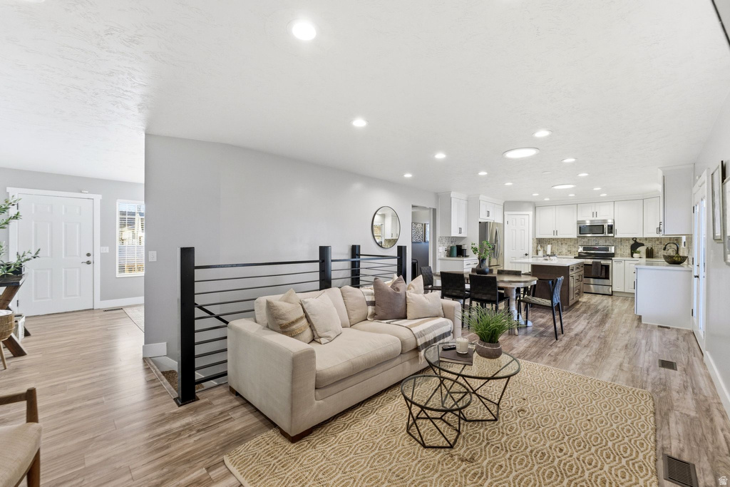 3124 W ELMWOOD DR Riverton, UT 84065