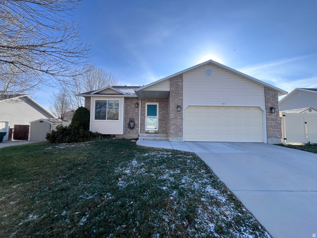 1401 W GREEN HEDGE WAY West Jordan, UT 84084
