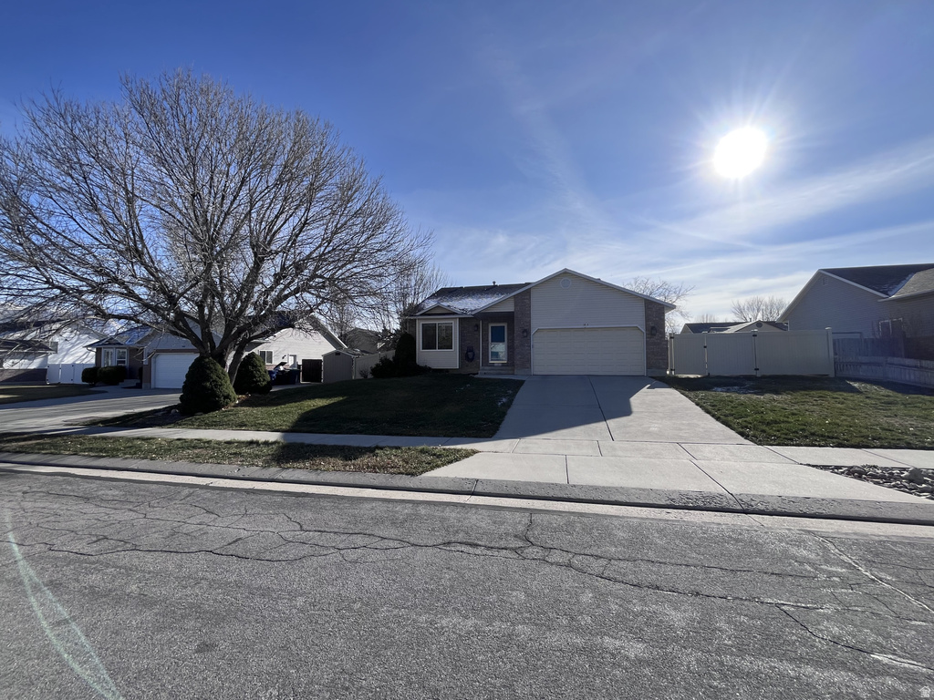 1401 W GREEN HEDGE WAY West Jordan, UT 84084