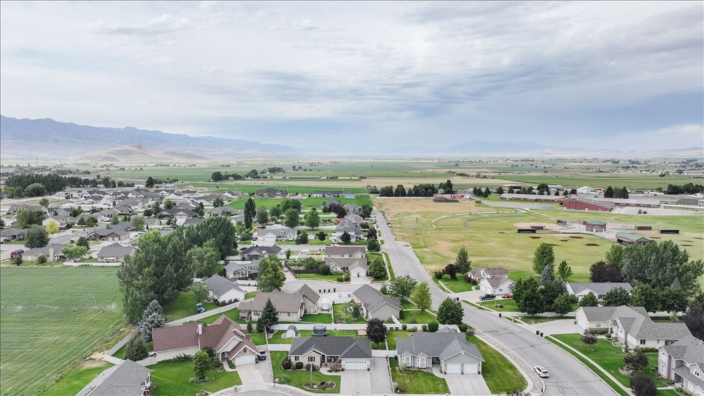 562 ASPEN CIR Preston, ID 83263