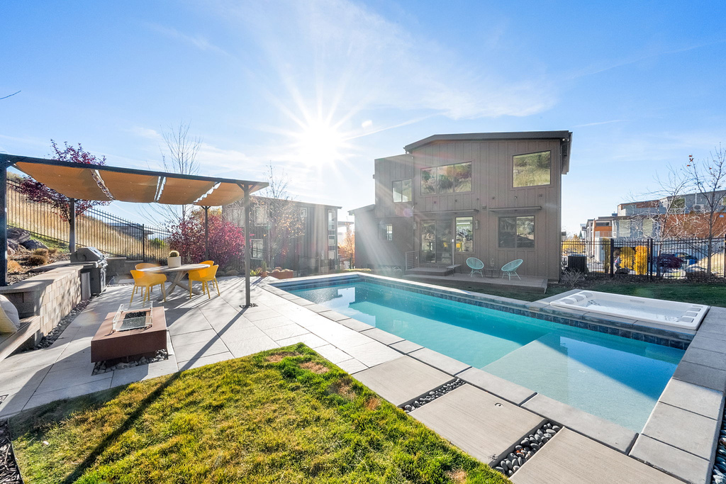 73 E COLUMBUS CT Salt Lake City, UT 84103