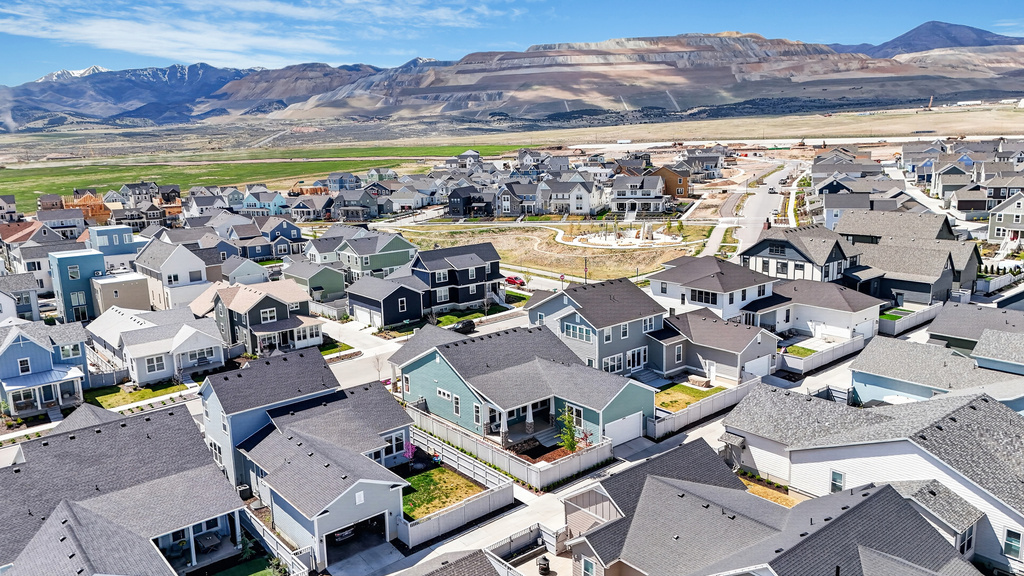 6942 W DOCKSIDER DR South Jordan, UT 84009