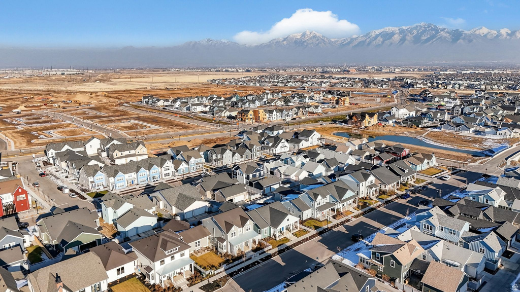 6942 W DOCKSIDER DR South Jordan, UT 84009