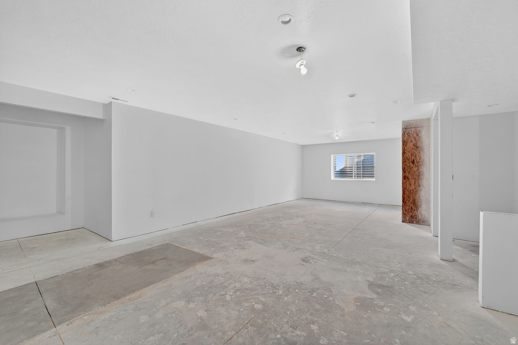 6942 W DOCKSIDER DR South Jordan, UT 84009