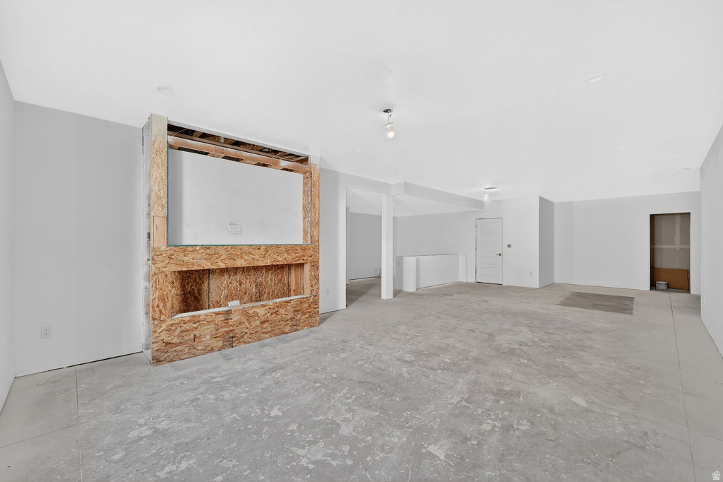 6942 W DOCKSIDER DR South Jordan, UT 84009