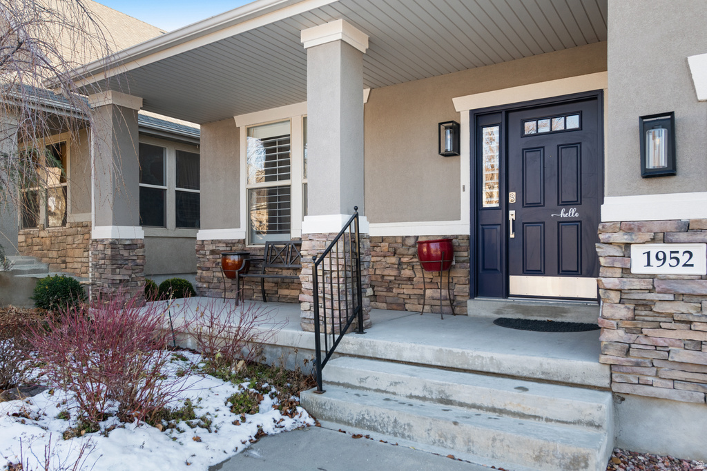 1952 E BLUFFSIDE CIR Sandy, UT 84092