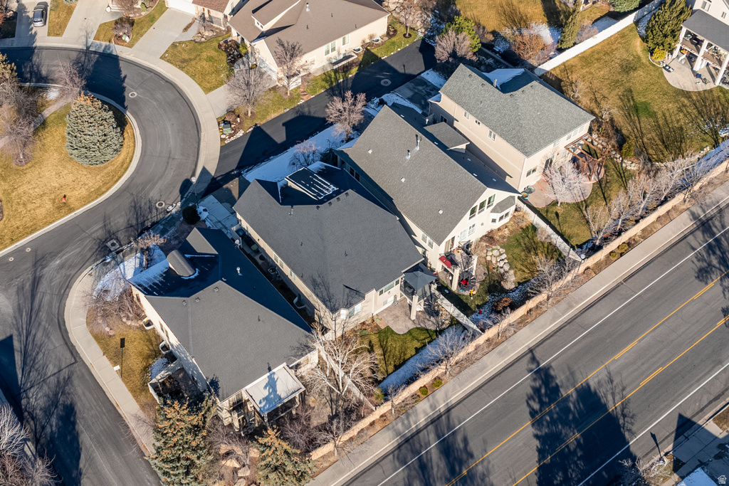 1952 E BLUFFSIDE CIR Sandy, UT 84092