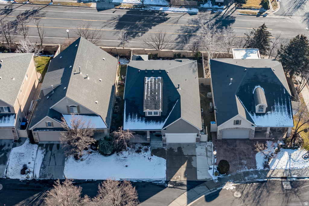 1952 E BLUFFSIDE CIR Sandy, UT 84092