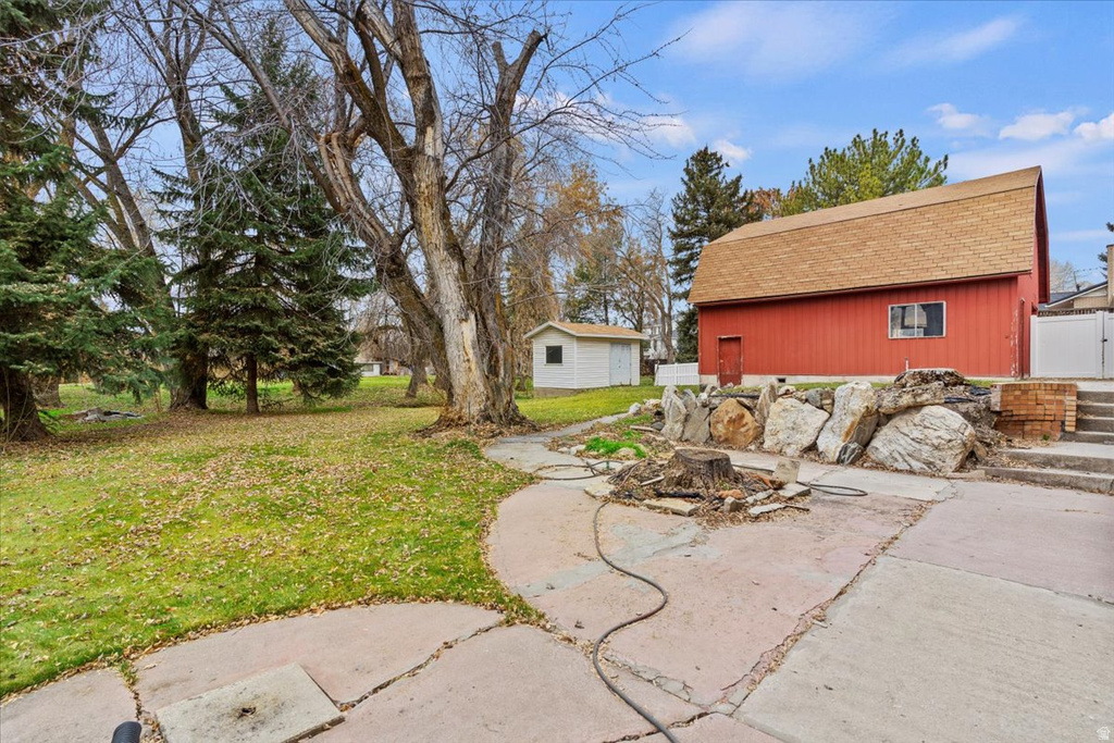 48 S FLINT ST Kaysville, UT 84037