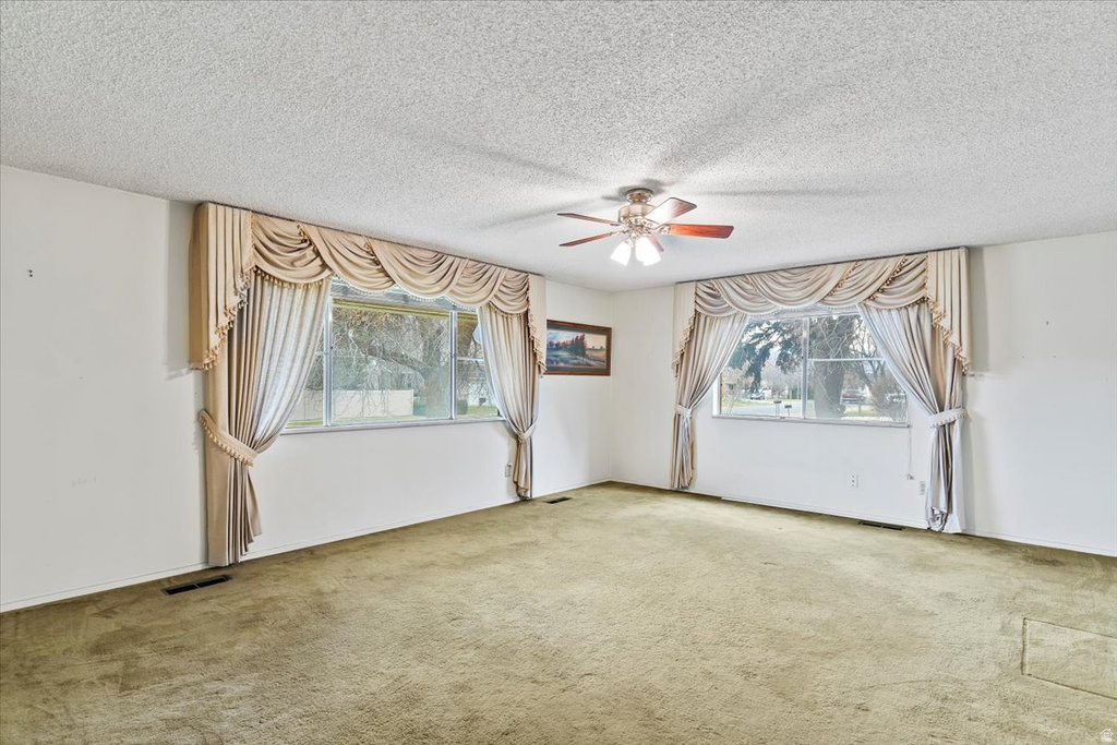 48 S FLINT ST Kaysville, UT 84037