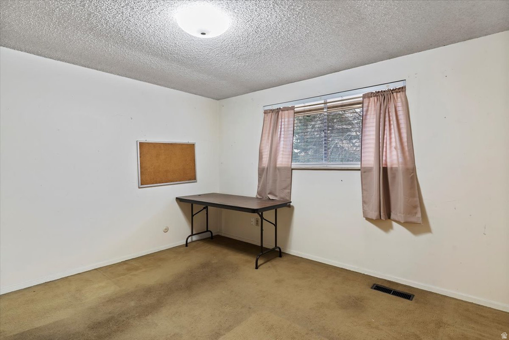 48 S FLINT ST Kaysville, UT 84037