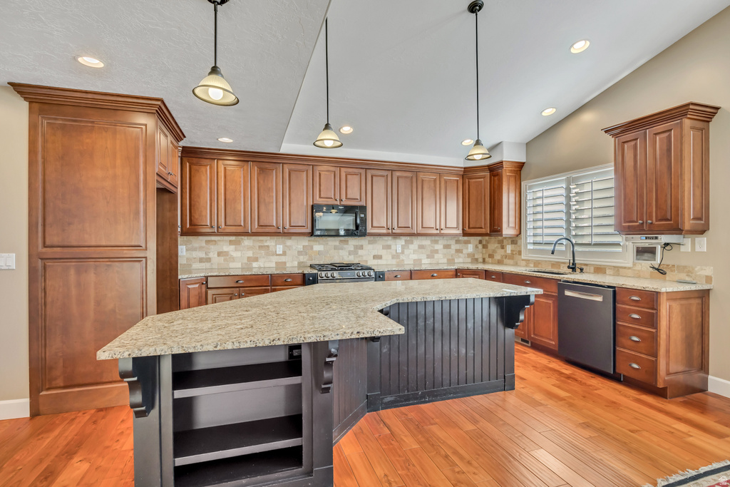 83 W 850 S Centerville, UT 84014