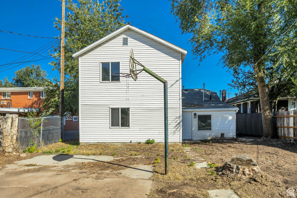 2202 S LAKE ST South Salt Lake, UT 84106