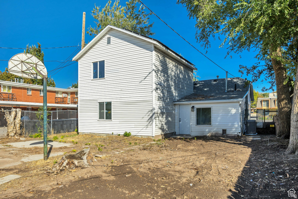 2202 S LAKE ST South Salt Lake, UT 84106