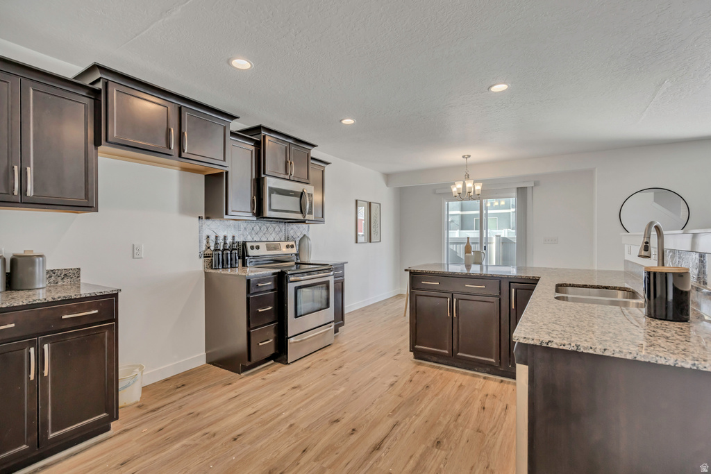 453 S DAY DREAM LN Saratoga Springs, UT 84045