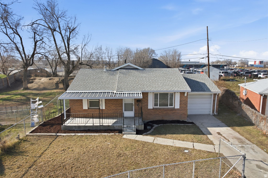 1076 S GLENDALE CIR Salt Lake City, UT 84104