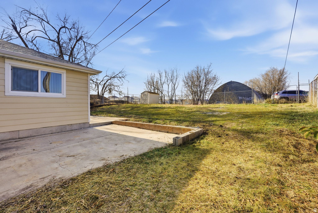 1076 S GLENDALE CIR Salt Lake City, UT 84104