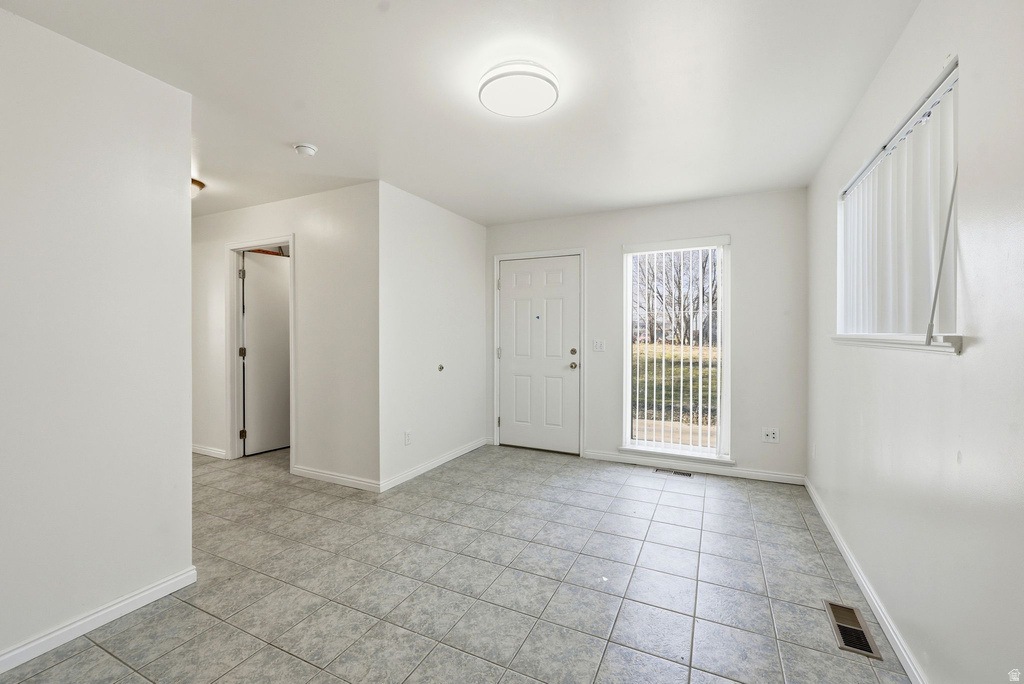 1076 S GLENDALE CIR Salt Lake City, UT 84104