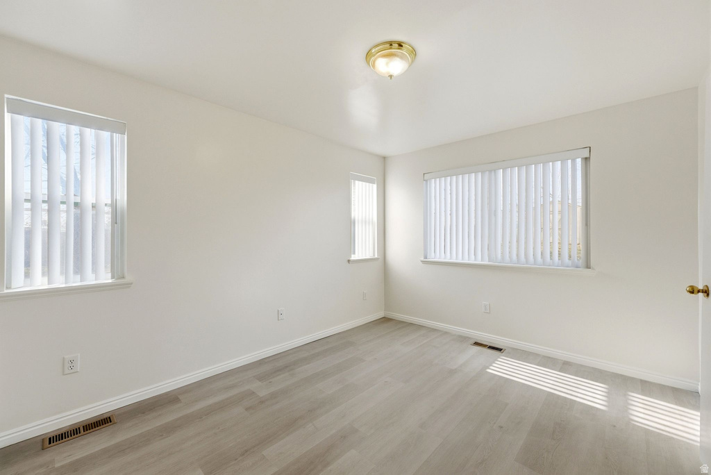 1076 S GLENDALE CIR Salt Lake City, UT 84104