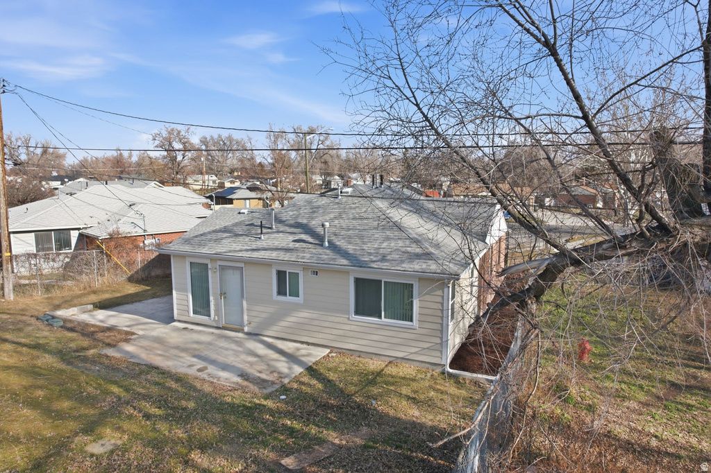 1076 S GLENDALE CIR Salt Lake City, UT 84104