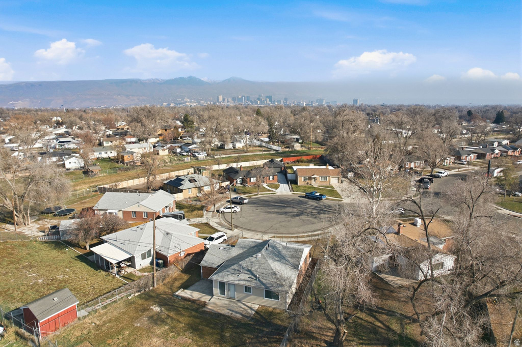 1076 S GLENDALE CIR Salt Lake City, UT 84104