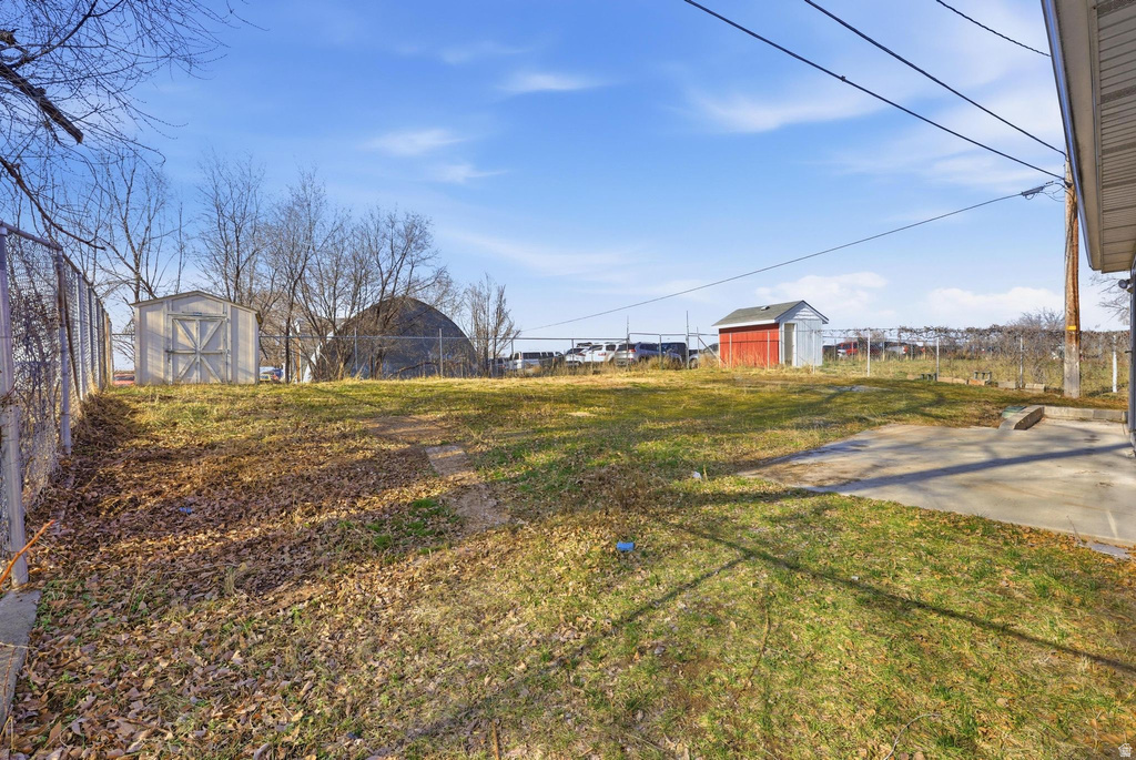 1076 S GLENDALE CIR Salt Lake City, UT 84104