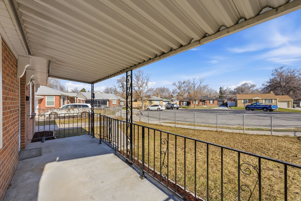 1076 S GLENDALE CIR Salt Lake City, UT 84104